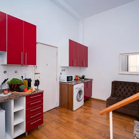 Large 1-bedroom 1 Doble Bed 1 Sofa Bed 1 Bathroom Duplex Prime Location Hostel *