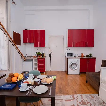 Large 1-bedroom 1 Doble Bed 1 Sofa Bed 1 Bathroom Duplex Prime Location Hostel *
