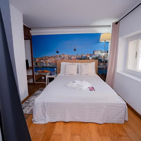 호스텔 Large 1-bedroom Duplex Prime Location 리스본